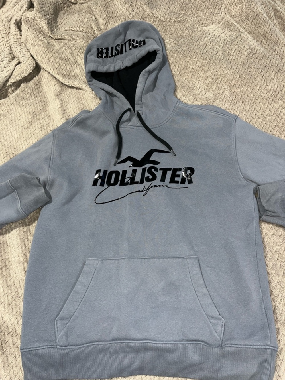 Hollister Men's Gray Hoodie with Black Logo